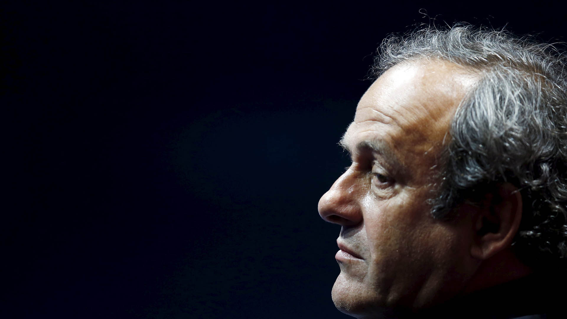 Blatter y Platini anunciaron su intención de apelar la prohibición de participar en actividades futbolísticas