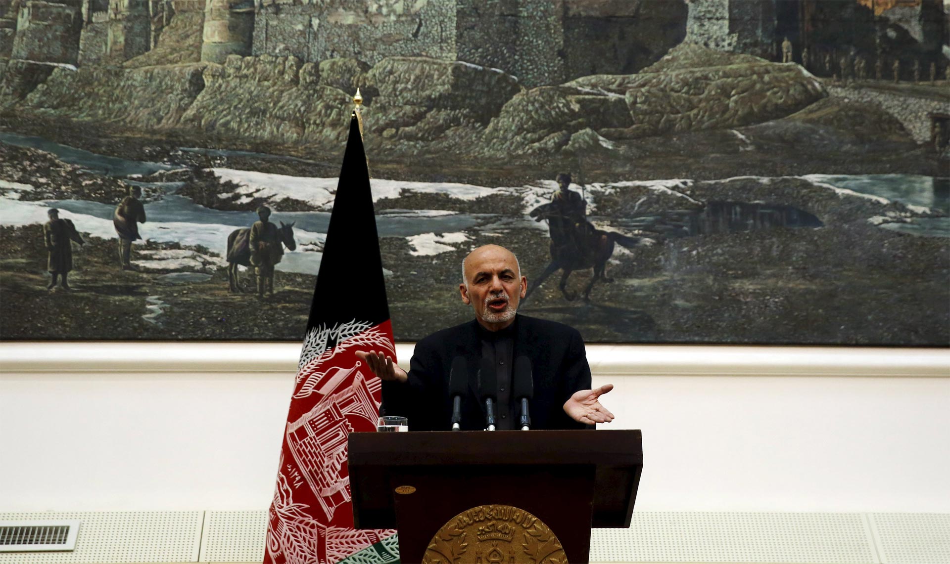 El jefe del ejército pakistaní llamó al presidente afgano para compartir detalles del ataque recibido