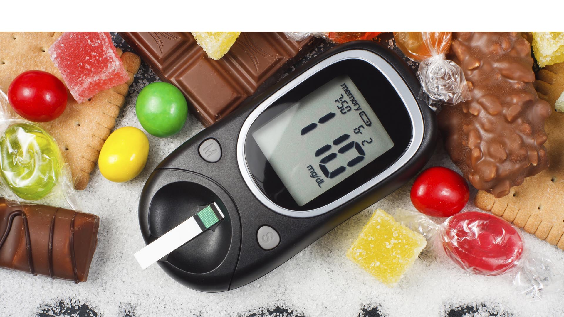 Las autoridades sanitarias crearon una aplicación para celulares que escanéa los códigos de barras y revela la cantidad total de azúcar de los productos