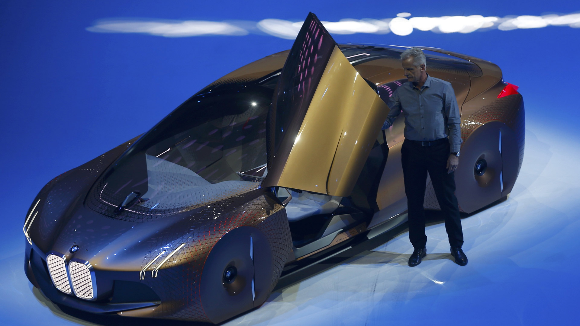 Presentaron el primer coche de conducción autónoma: el BMW Vision Next 100