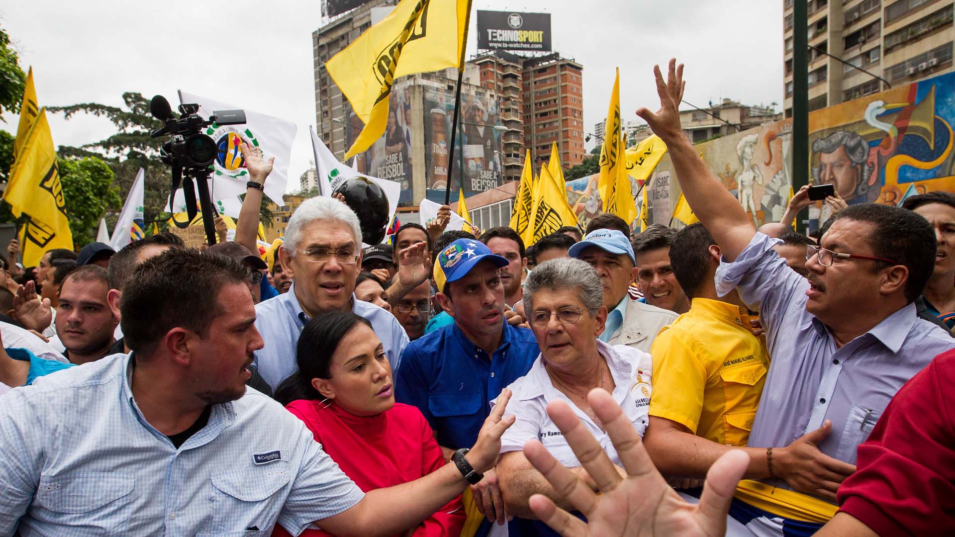 Asimismo, Capriles reto al presidente Maduro a que se someta a un detector de mentiras en cadena nacional