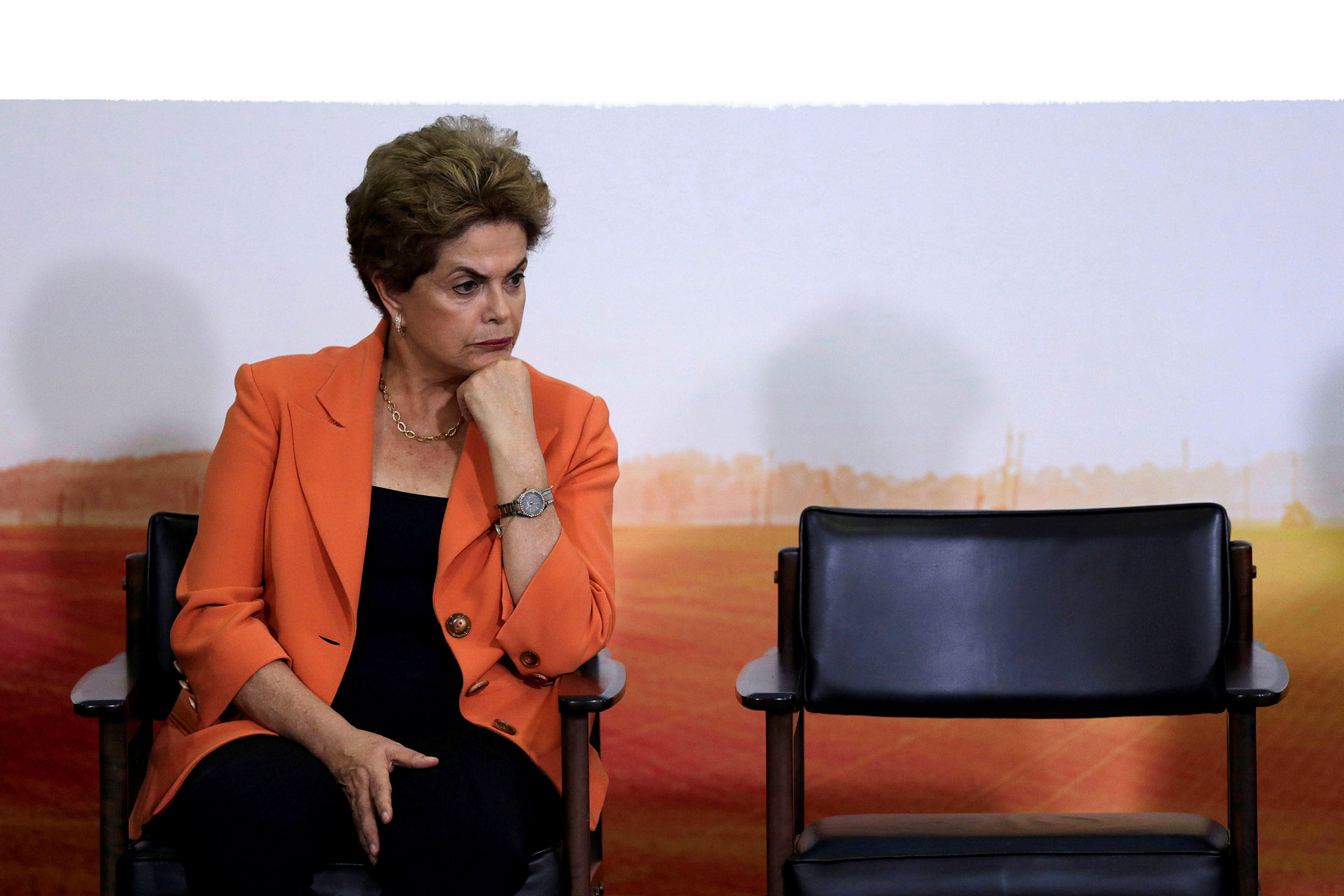 Rousseff es destituida del cargo