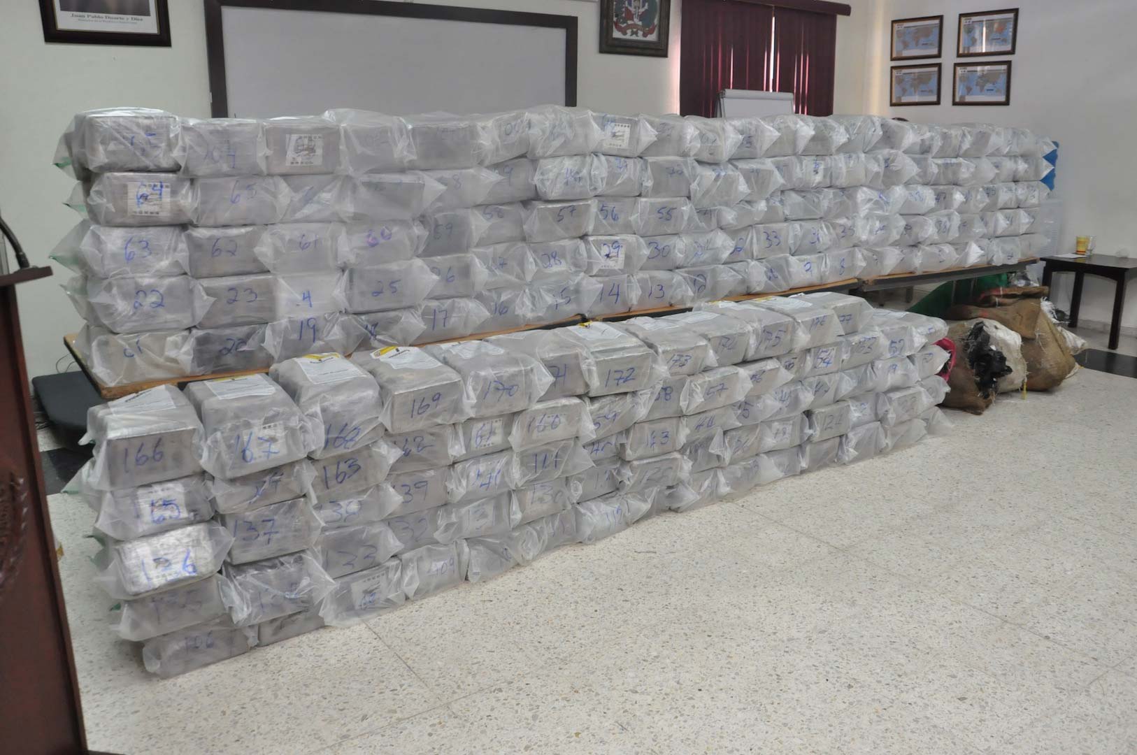 Un total de 600 kilogramos de cocaína fueron encontrados en el aeropuerto de México