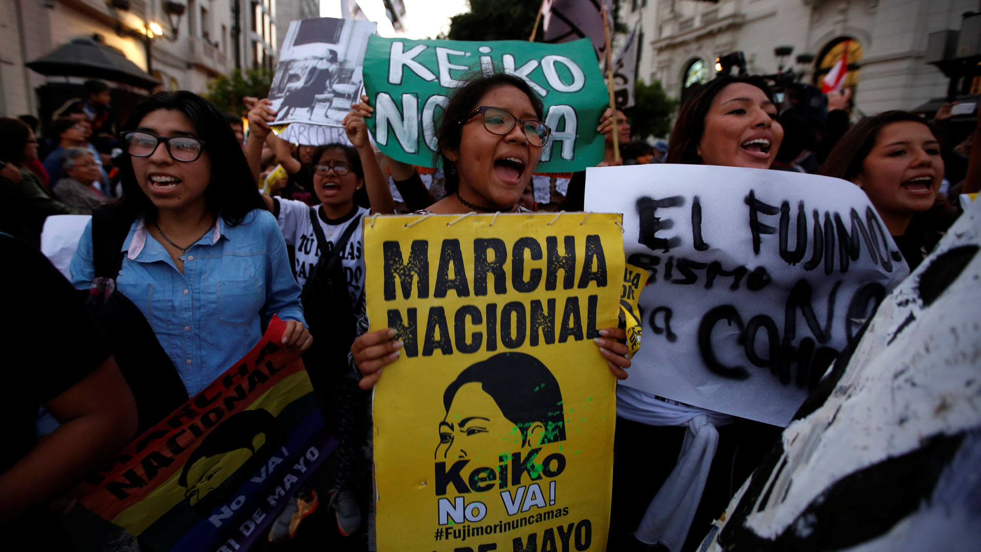 Un gran grupo de personas tomaron las calles de forma pacífica en rechazo a la candidatura de la hija del ex presidente Alberto Fujimori