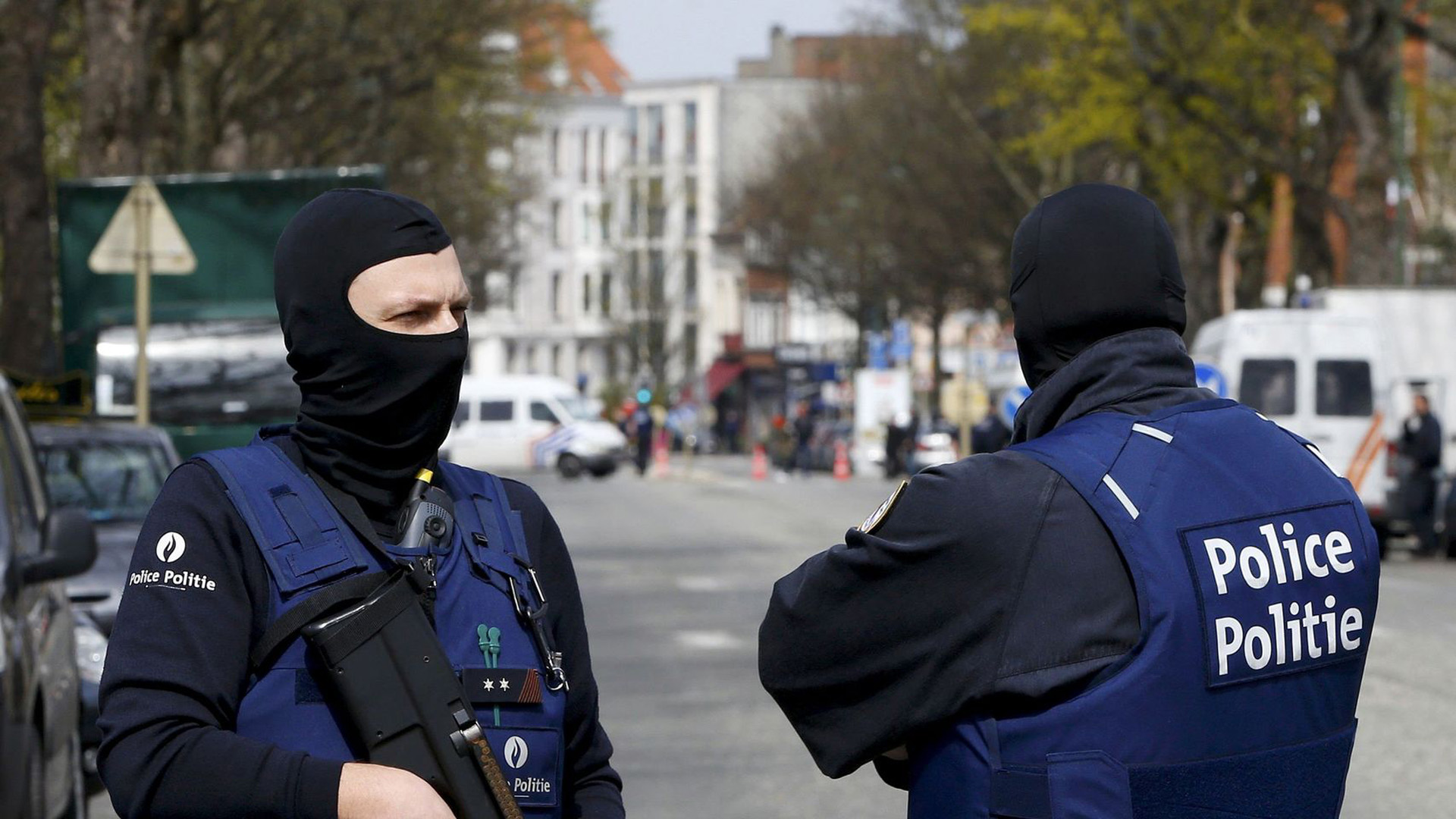 Un sujeto ataco a las oficiales con un machete cerca de la comisaria central de esa localidad a 50 kilómetros de Bruselas