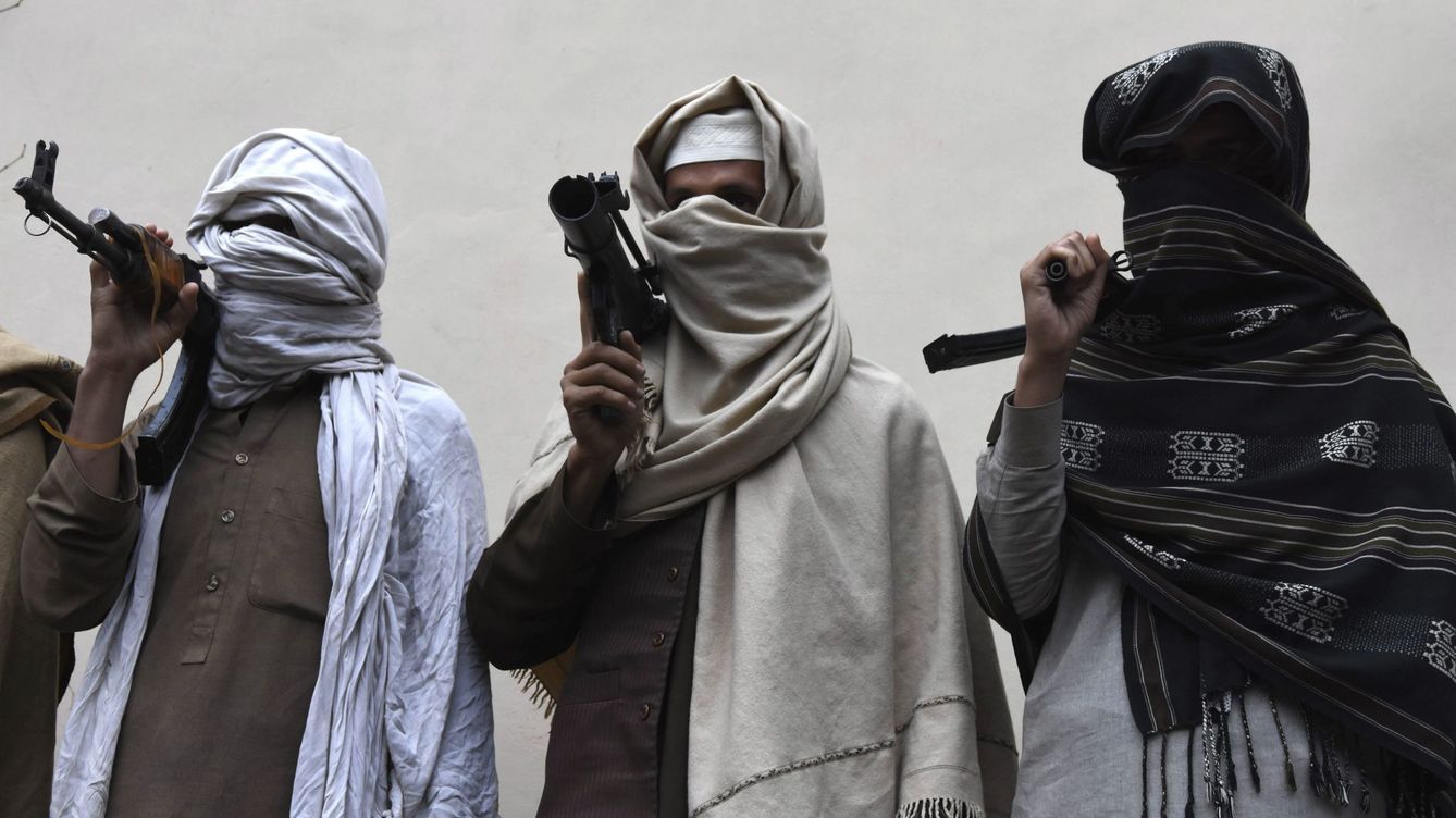 Dos militares, presuntamente talibanes, envenenaron a las víctimas y seguidamente le propinaron varios disparos mientras dormían