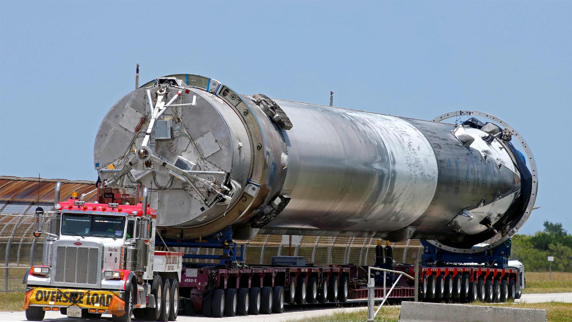 El Falcon 9, de Space X, estalló en una plataforma ubicada en el mar cercano a la localidad de Florida