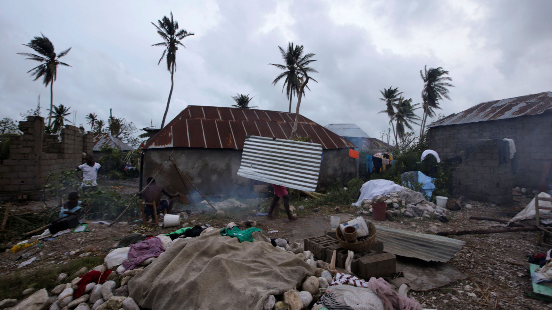 El paso del huracán, de categoría 4 por Haití, afectó a varias zonas y causó muchos daños