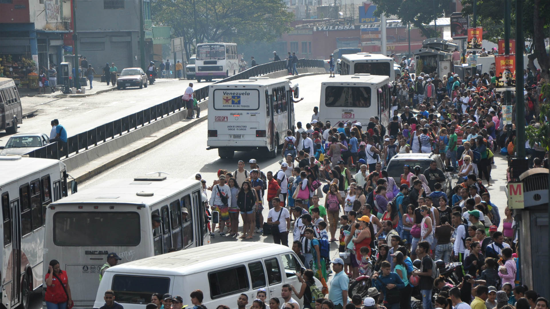 Desde tempranas horas de la mañana, a través de Twitter, las personas están manifestando que en Caracas el transporte está limitado