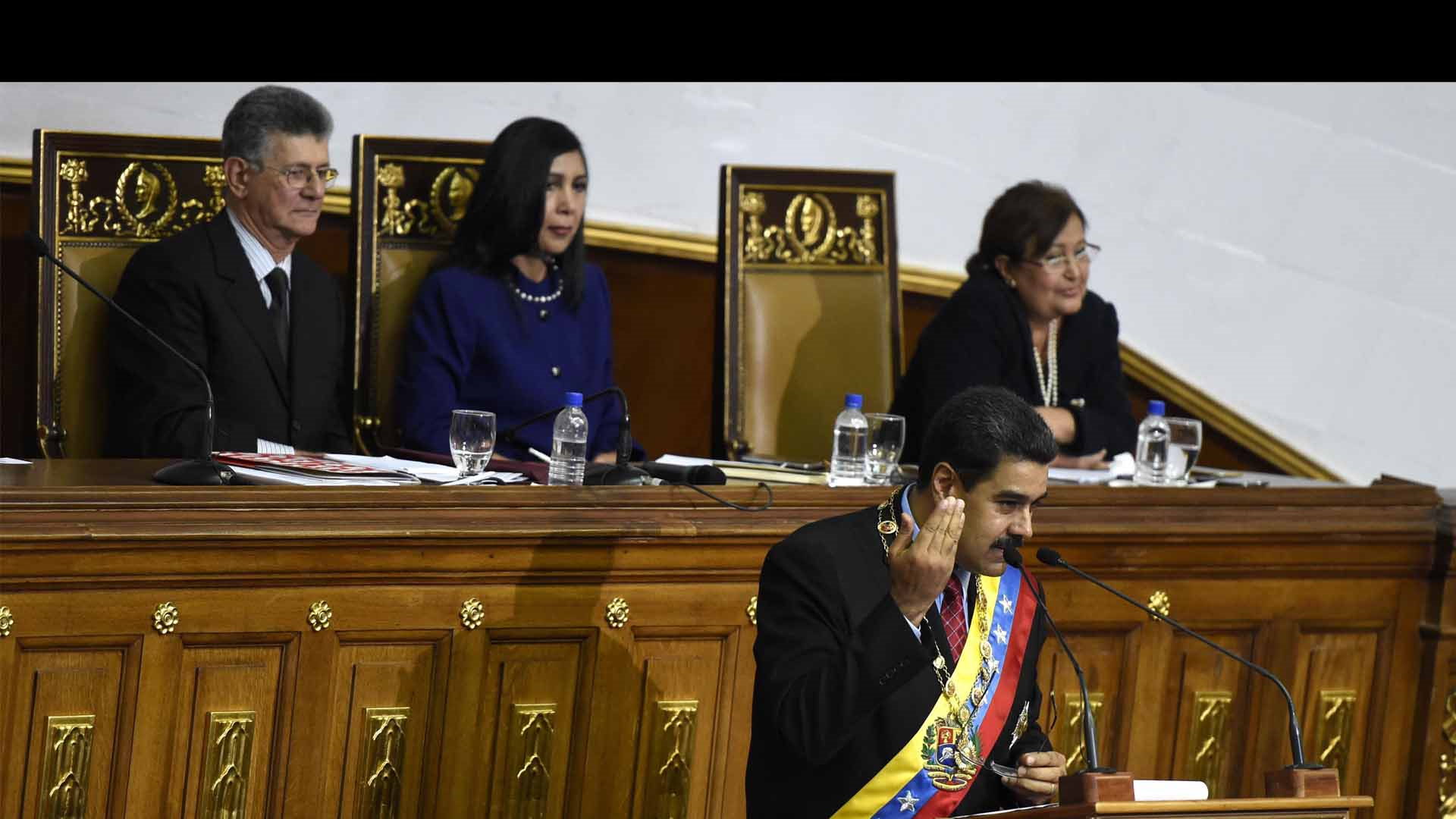 La constitución venezolana permite a la AN emitir sanciones en contra del presidente, más no removerlo de su cargo