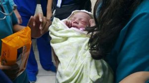 El bebé fue tratado en Salud Chacao