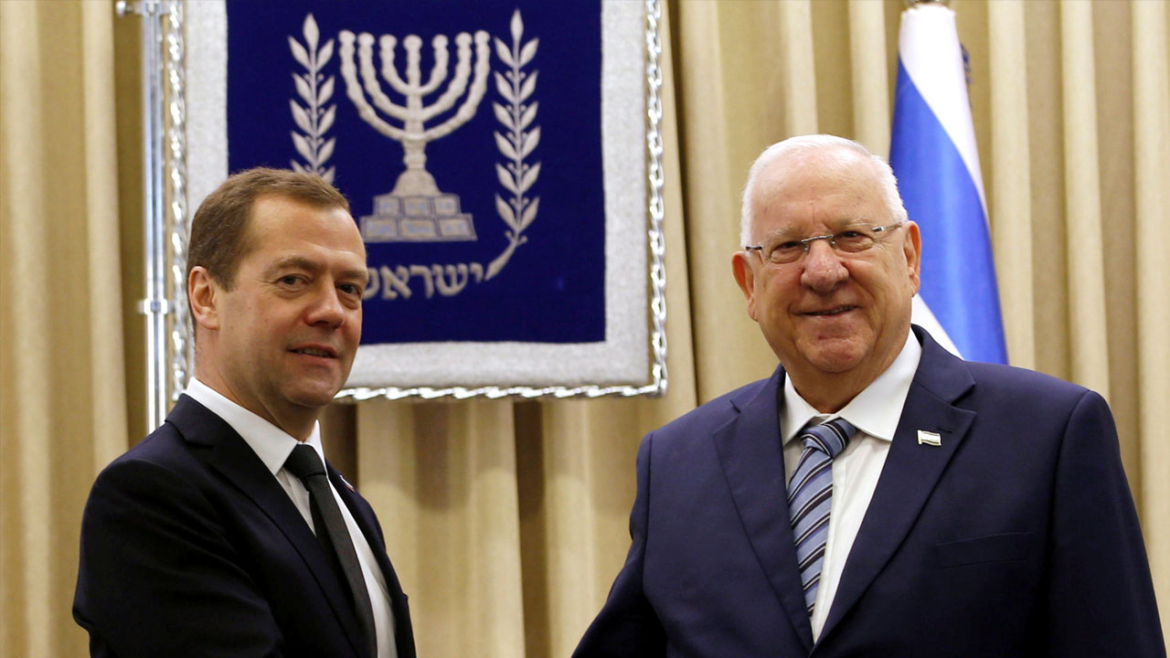 El presidente israelí se reunió con el primer ministro ruso, Dimitri Madvedev, donde agradeció las acciones realizadas por Rusia