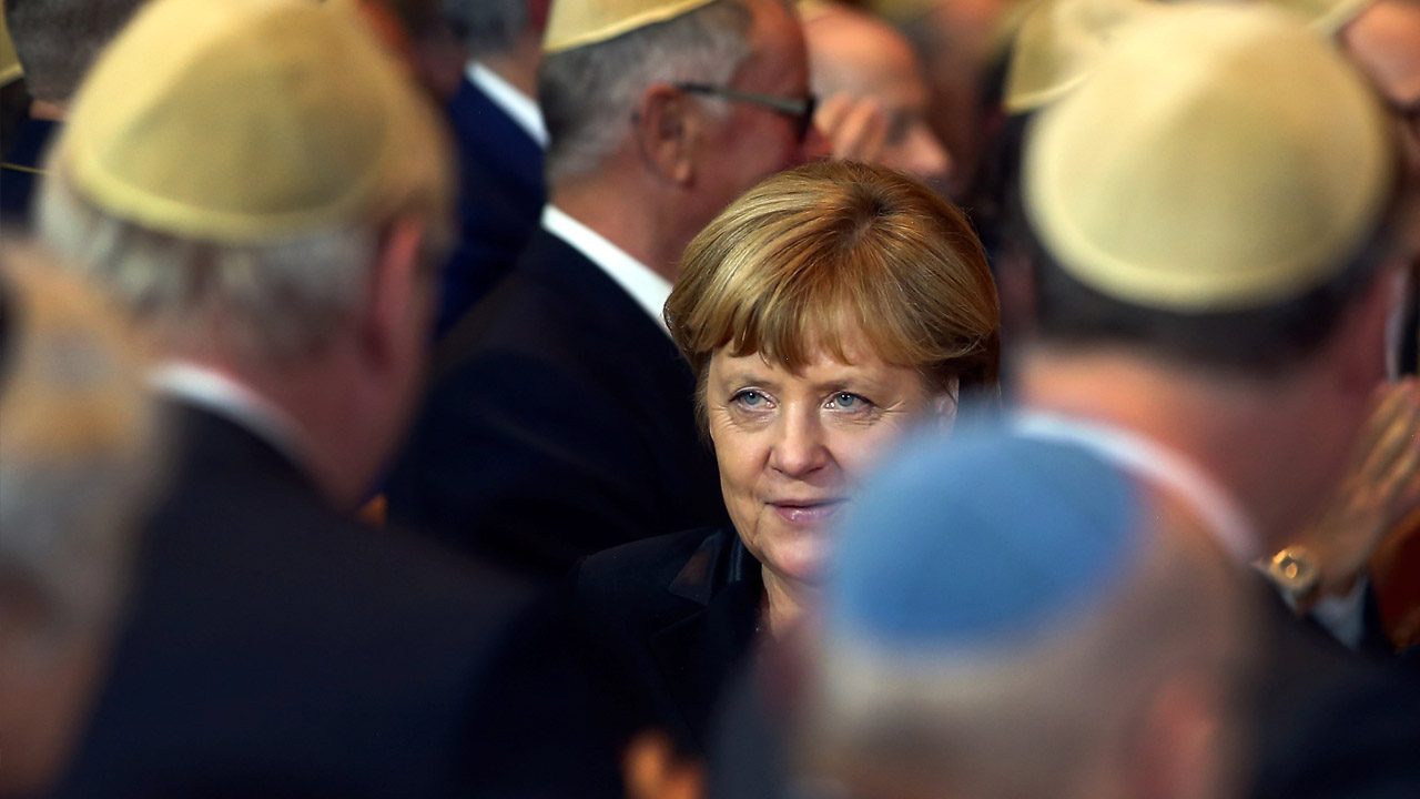 La jefa de Gobierno de Alemania aseguró que seguirán luchando contra la persecución hacia los judíos
