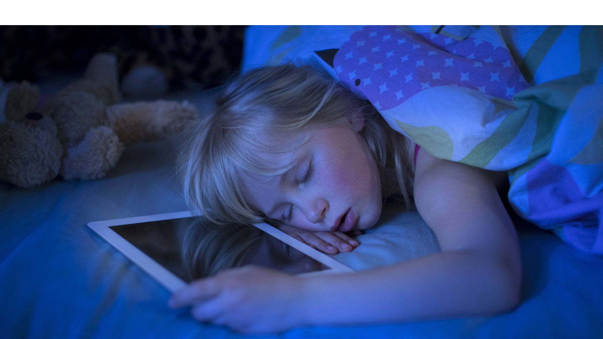 Un estudio demuestra que el uso de estos aparatos por las noches provoca insomnio