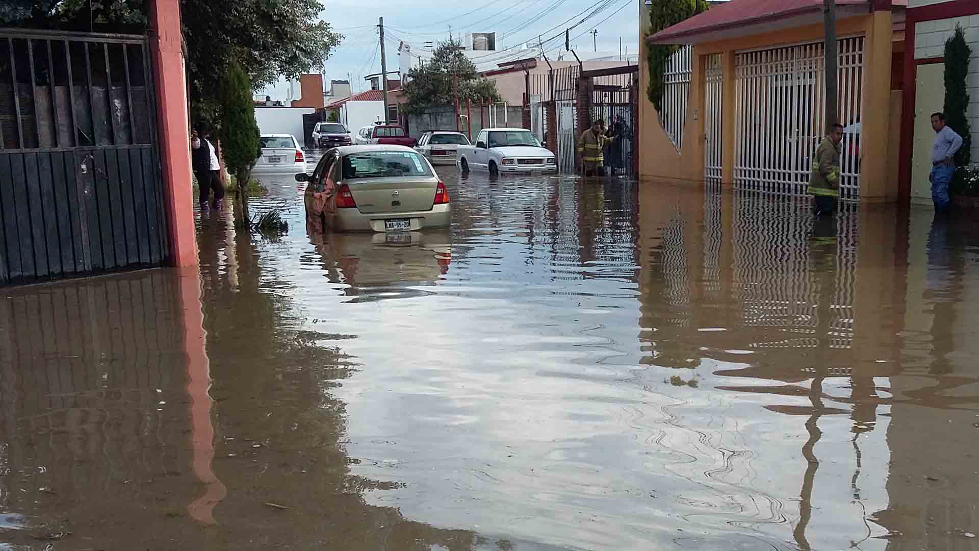 La tormenta tropical provocó la muerte de dos personas y serias inundaciones en varias zonas del país centroamericano