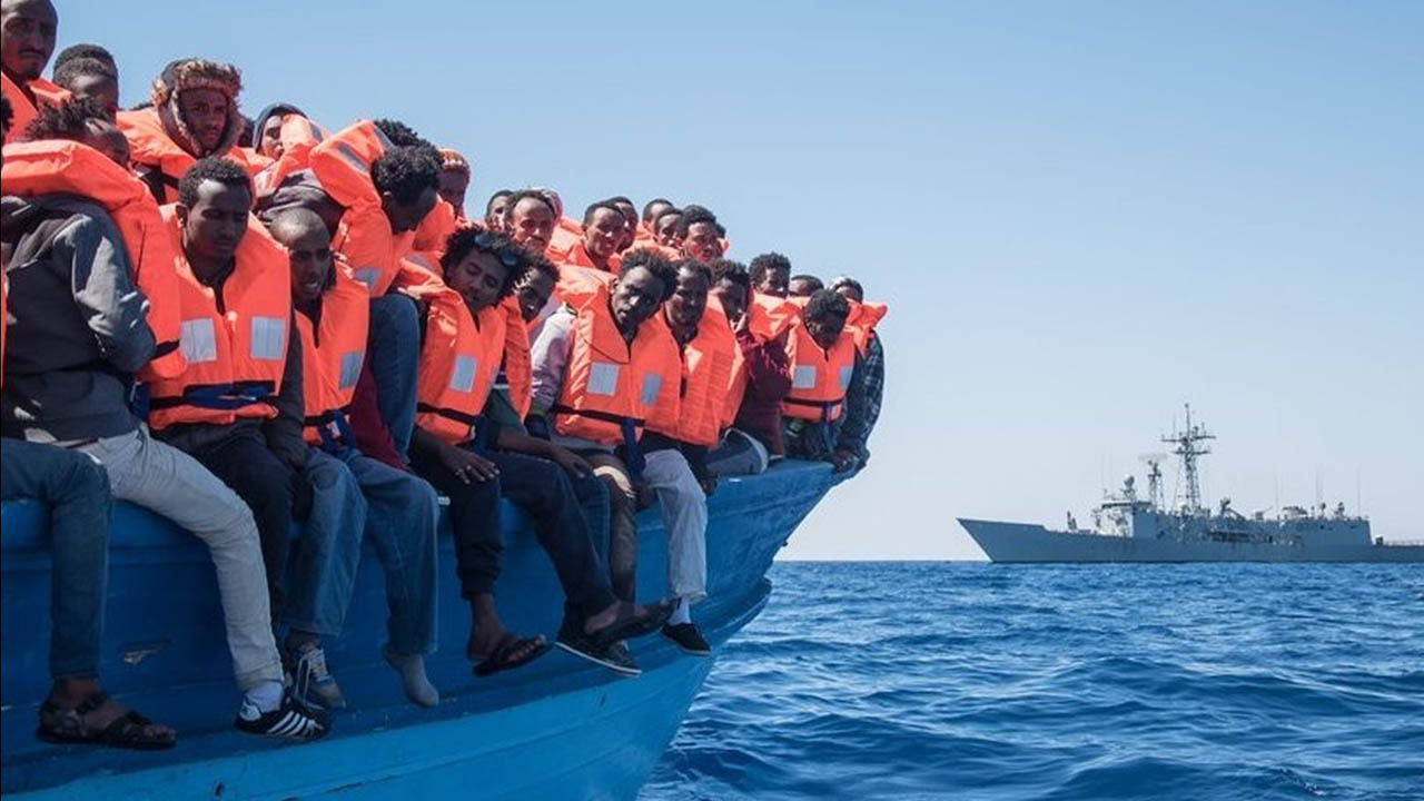 565 migrantes fueron rescatadas cerca de las costas de Libia