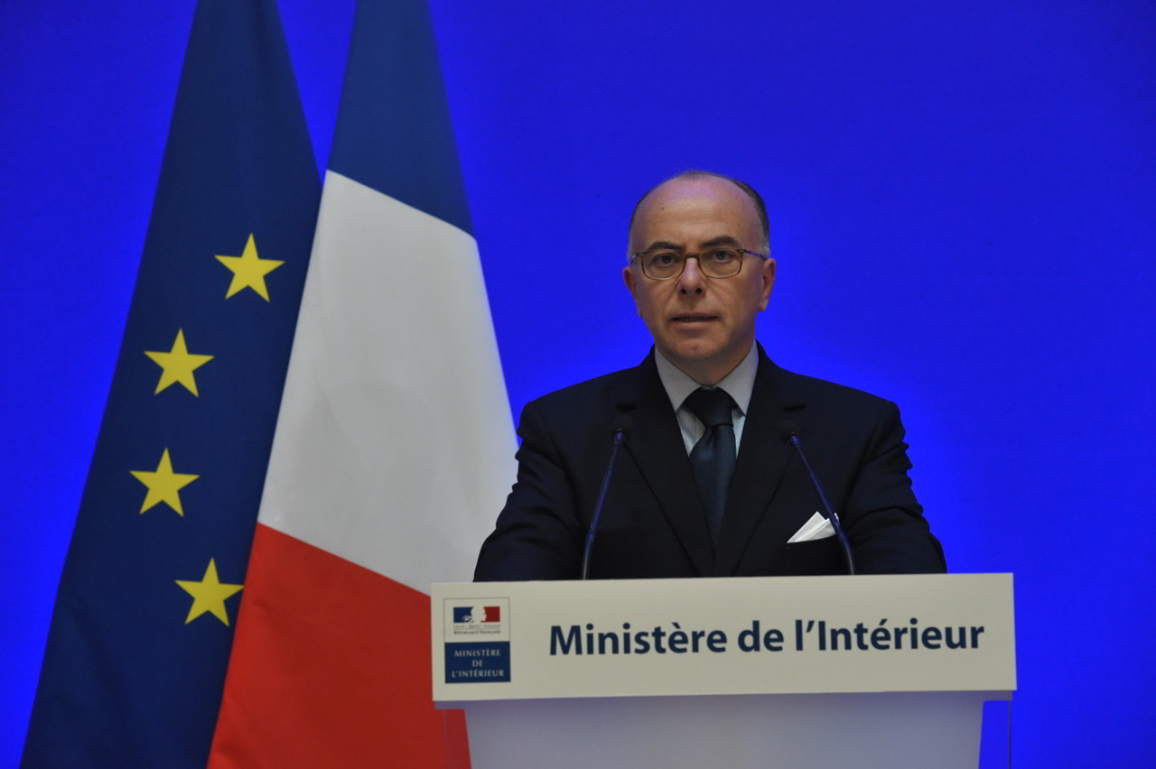 Bernard Cazeneuve sustituye a Manuel Valls y liderará el Gobierno de François Hollande