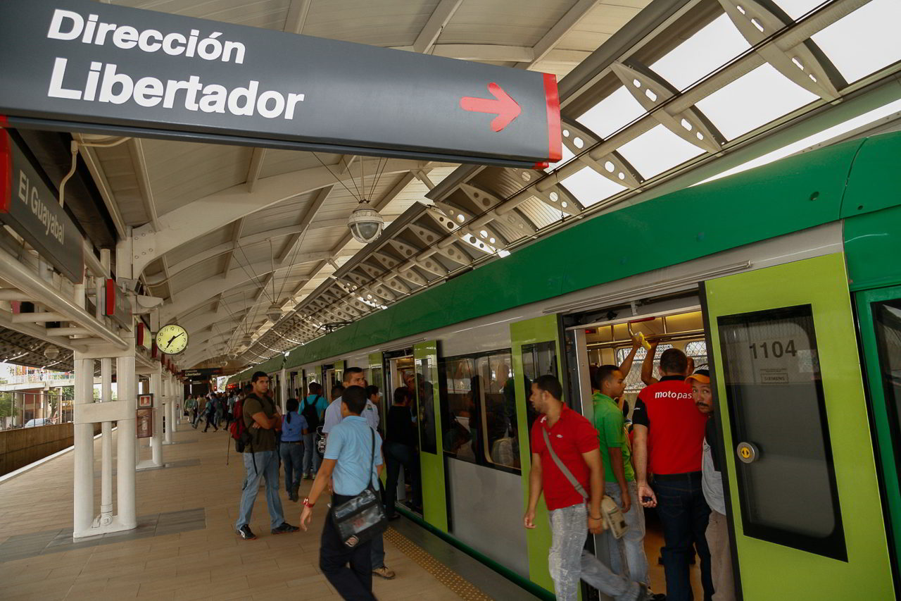 En las estaciones Libertador, Altos de La Vanega hasta Urdaneta, y Bella Vista.