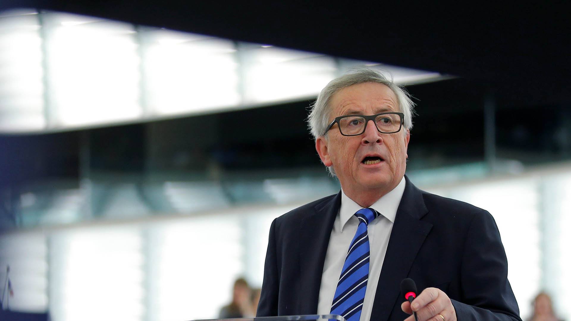 El presidente de la Comisión Europea, dijo que no a todos los refugiados se les debe colocar "bajo una sospecha terrorismo"