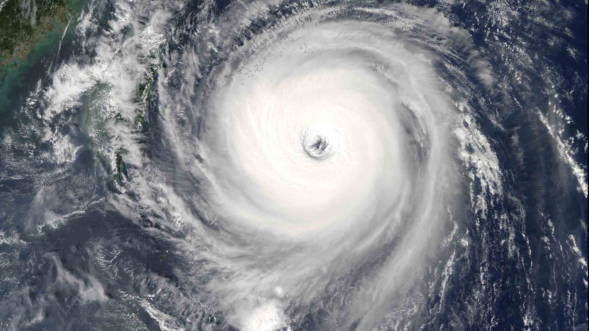 El servicio meteorológico espera que el próximo lunes los fuertes vientos lleguen a Manila
