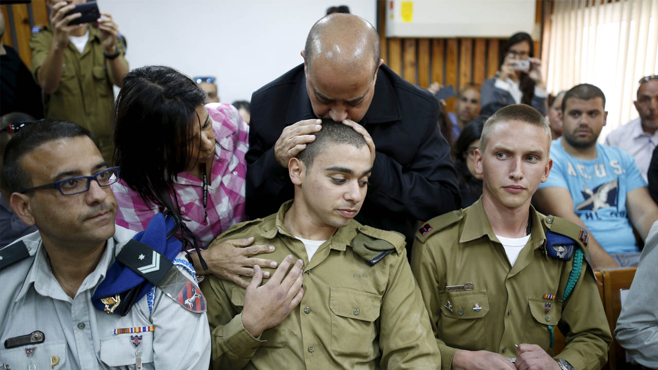 El joven Elor Asaria, acusado de asesinar a un palestino herido, fue declarado culpable por el Tribunal de Israel