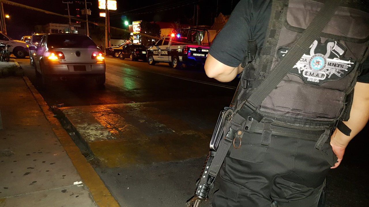 Cinco personas murieron y doce resultaron heridas a manos de un hombre armado que abrió fuego durante un evento nocturno en México