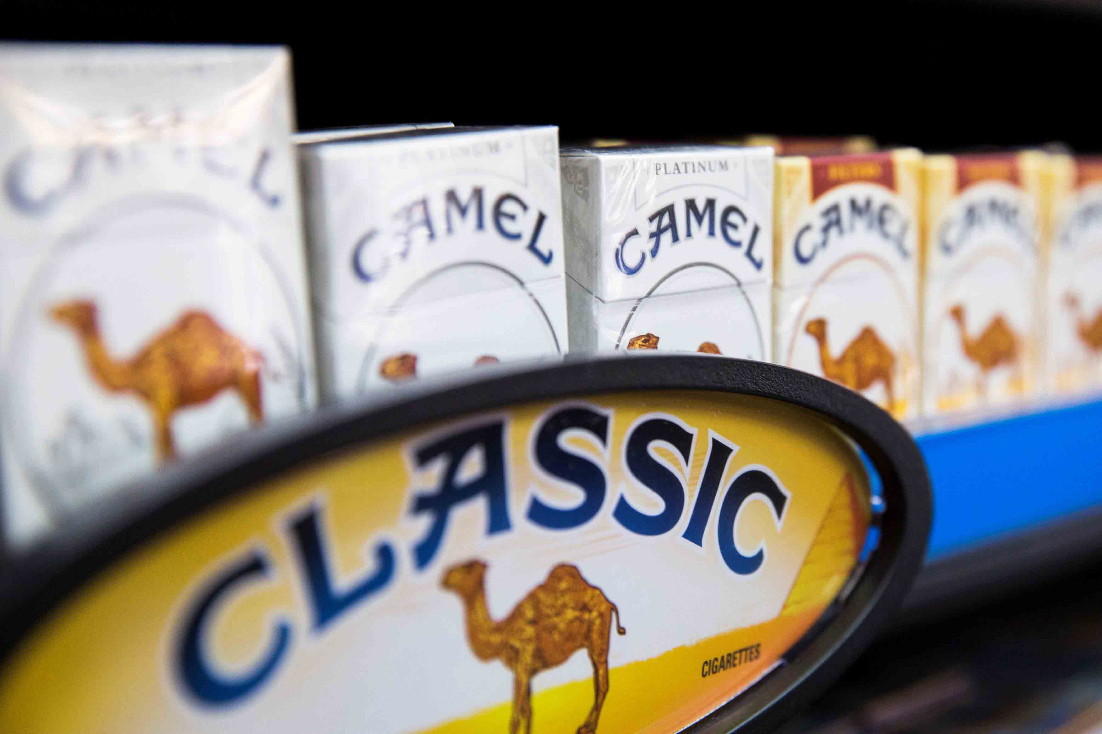 British American Tobacco, propietaria de Lucky Strike, adquirirá por $50 mil millones Reynolds American, encargada de Camel
