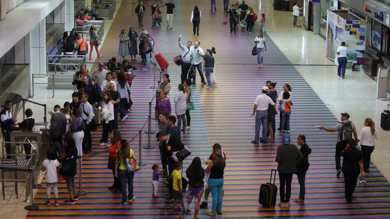 El gobierno estadounidense mantiene la alerta a sus habitantes sobre la inseguridad en los aeropuertos venezolanos