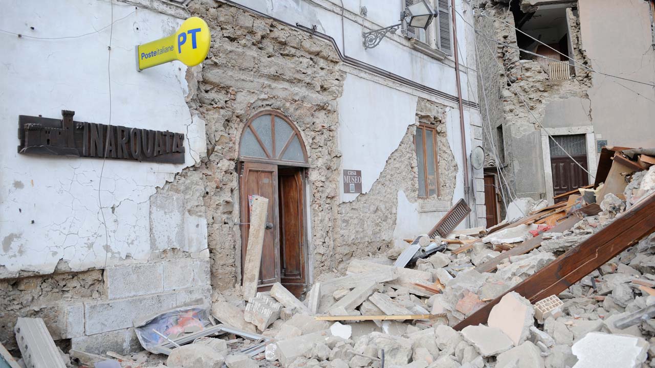 La ONG Save The Children destacó que el terremoto que se suscitó en el país europeo destruyó muchas escuelas