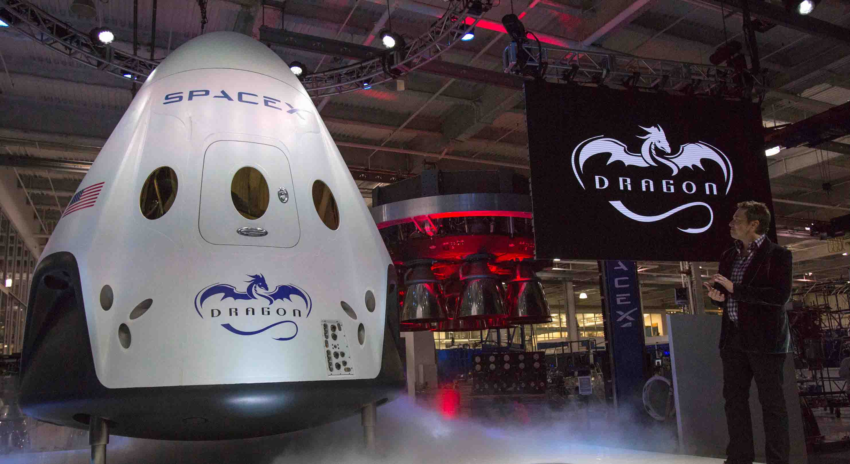 El primer viaje tripulado en más de cuarenta años se llevaría a cabo en 2018 a bordo de la nave "Dragon"