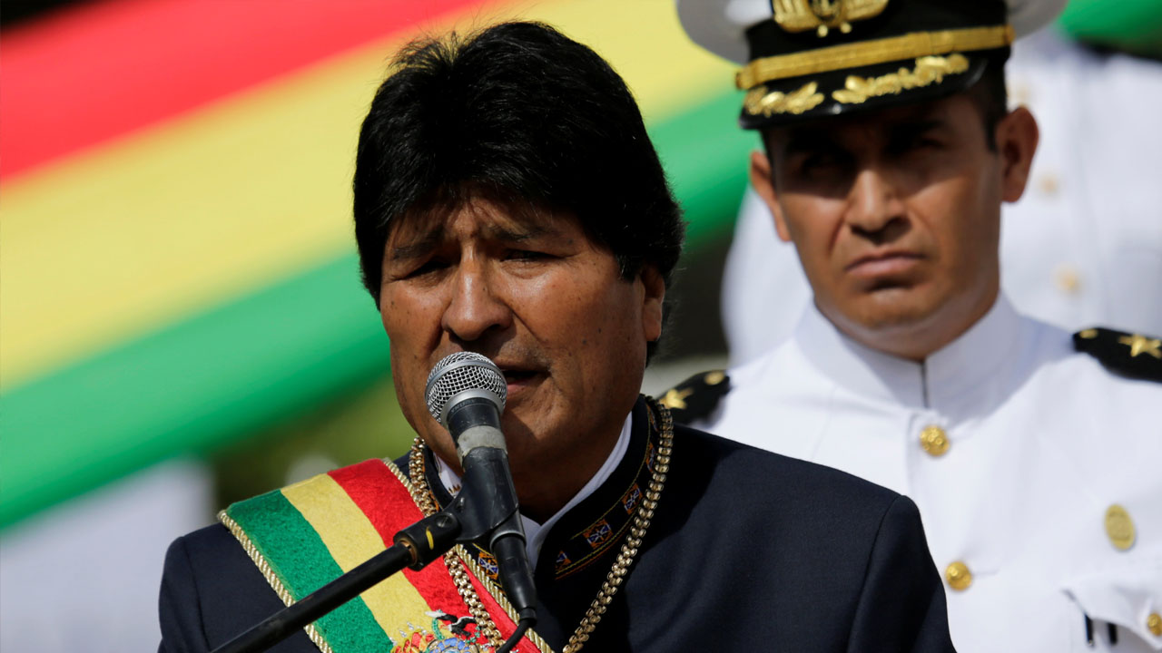 El presidente boliviano se trasladó hoy a la isla para someterse a una intervención quirúrgica