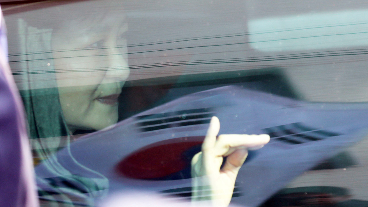 La expresidenta surcoreana fue puesta bajo custodia por ordenes de la fiscalía del distrito