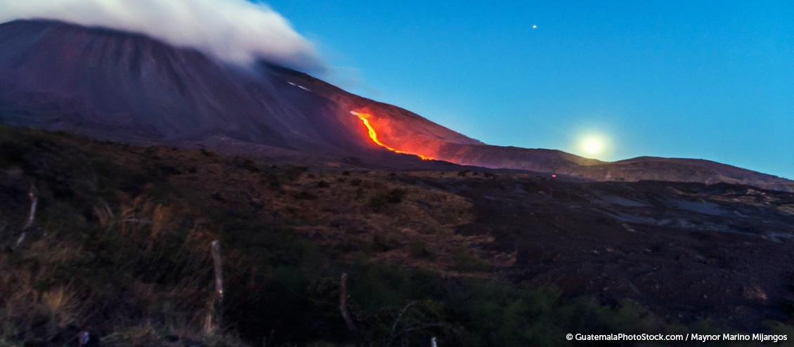 El flujo de lava del Volcán de Pacaya ya ha alcanzado unos 150 metros de largo
