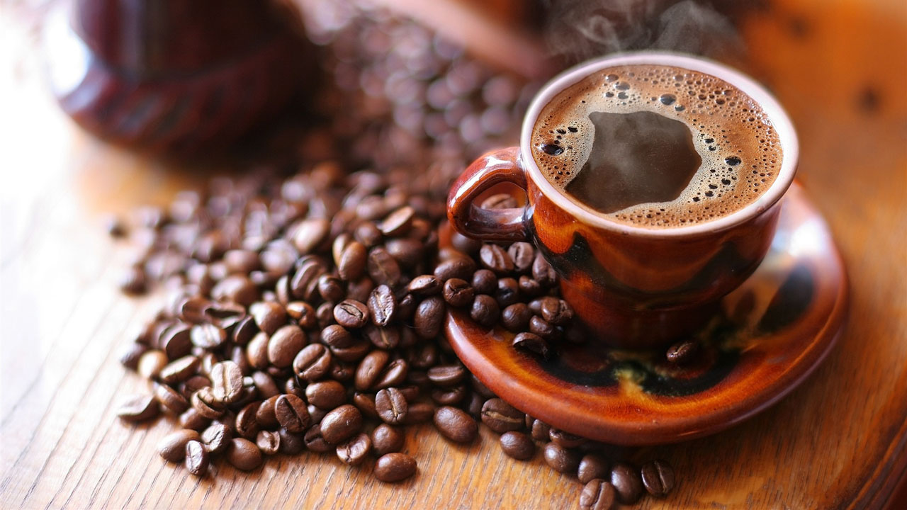 Estudios de la Universidad de Indiana revelan que tomar café protege contra esta enfermedad, el Parkinson y otras enfermedades neurodegenerativas