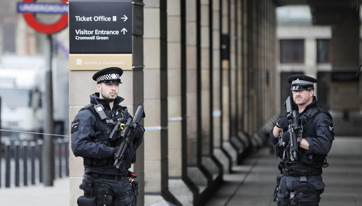 Este miércoles un sujeto atropelló a decenas de personas en las afueras del Parlamento de Londres en respuesta a una orden de la milicia terrorista