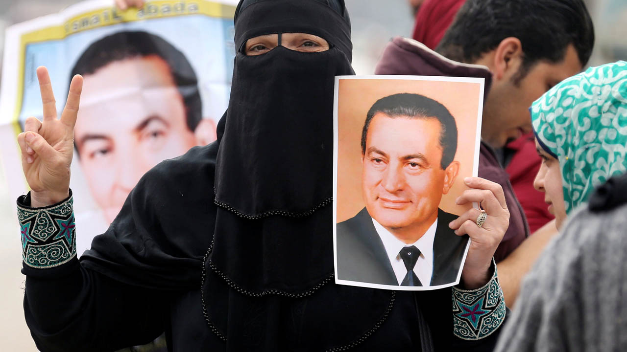 Las autoridades penales egipcias absolvieron al ex mandatario de la responsabilidad que se le adjudicaba por el asesinato de cientos de manifestantes en 2011