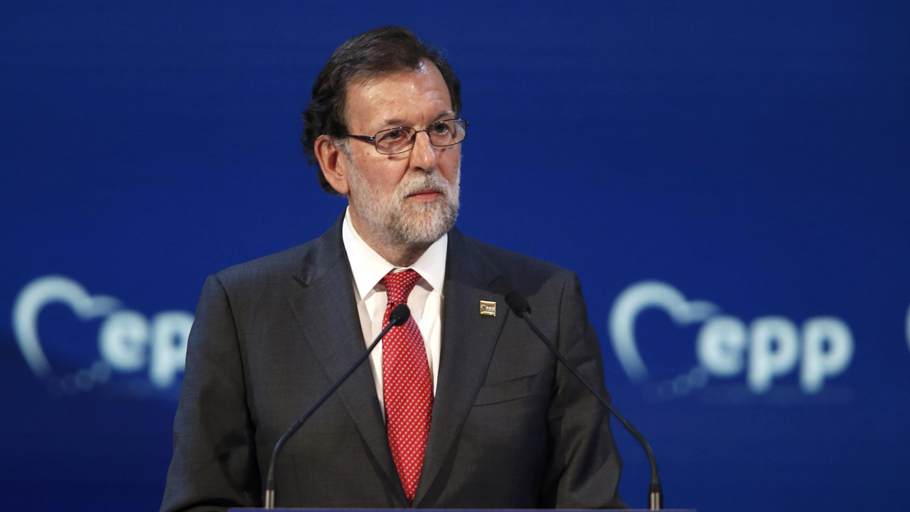 Debido a la suspensión de las funciones de la Asamblea Nacional, Rajoy indicó que "se rompe la democracia" en el país suramericano