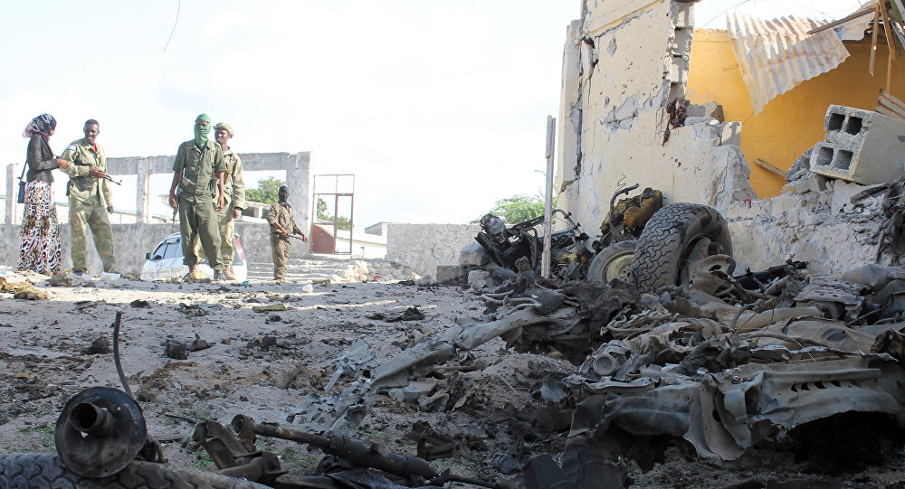 Testigos afirman que un kamikaze ingresó uniformado a un campamento militar en Mongadiscio y se hizo estallar