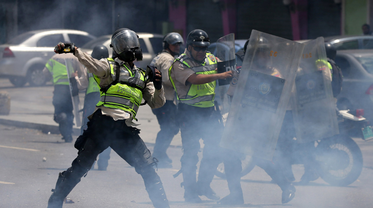 Manifestantes y fuerzas policiales mantuvieron momentos de tensión durante las concentraciones