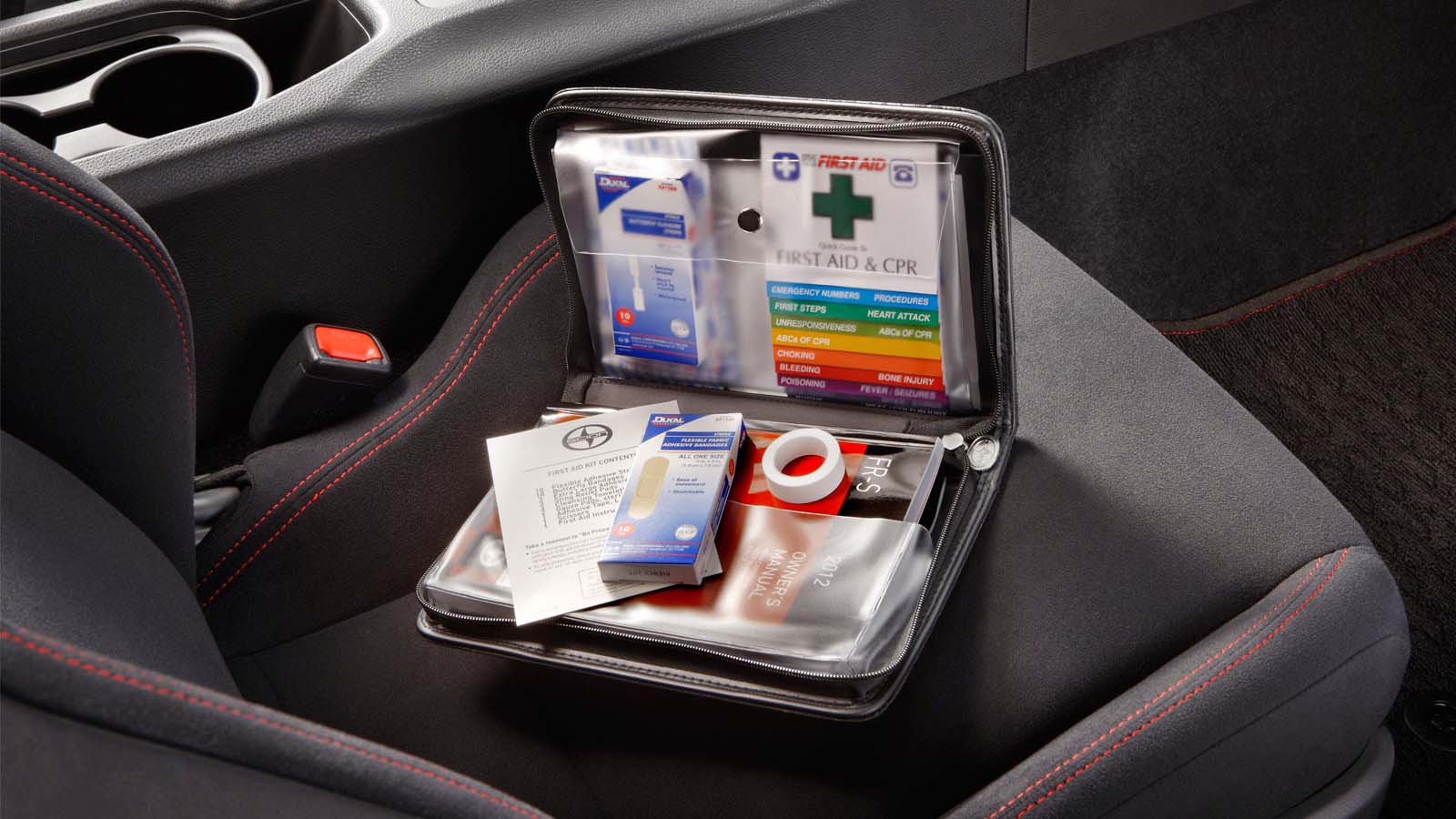 Tener un kit de emergencia puede ayudarte a auxiliar a alguien mientras llegan los paramédicos en caso de una emergencia mayor