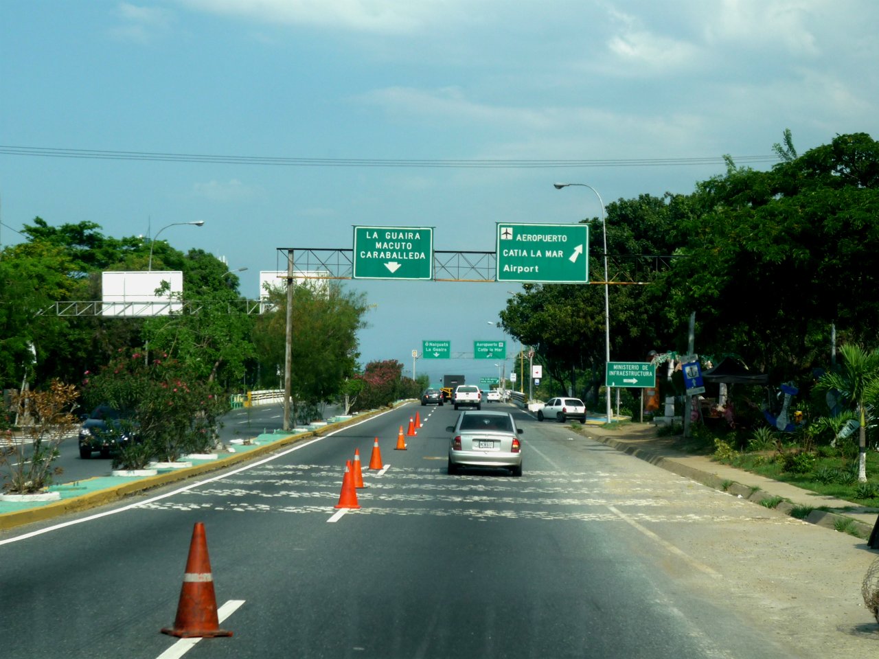 Se hizo viral el llamado a cerrar autopista Caracas – La Guaira a la altura del Trébol