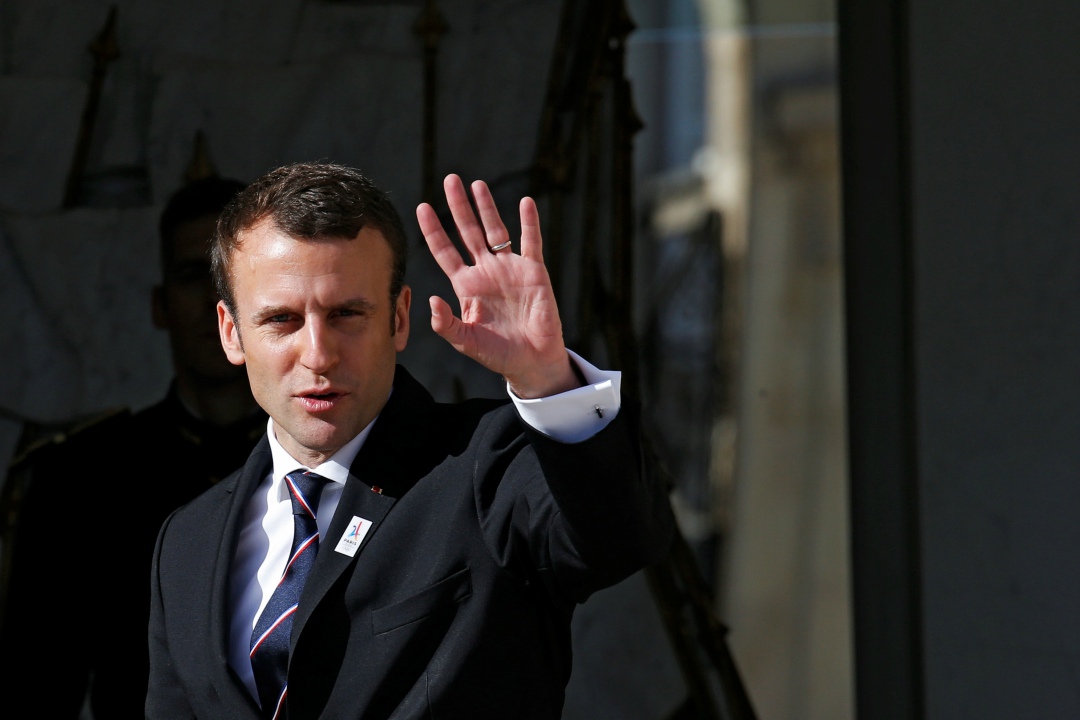 El recién electo presidente francés nombró a varios ministros de distintas tendencias políticas