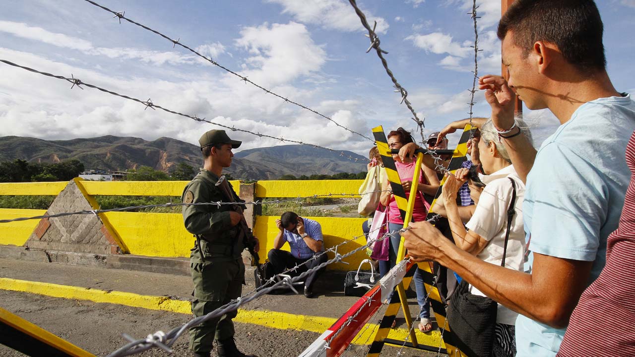 El Ministerio de Defensa aseguró que las unidades cumplen funciones de control en la frontera con Venezuela