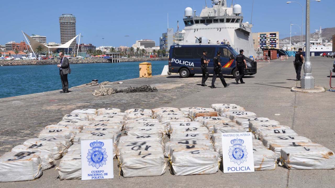 Un total de 2 toneladas y media de la droga se encontraban a bordo del navío dirigido por 7 ciudadanos nativos de Venezuela