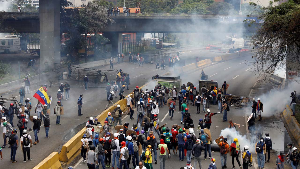 La marcha fue intervenida por el cuerpo de seguridad en la autopista Francisco Fajardo