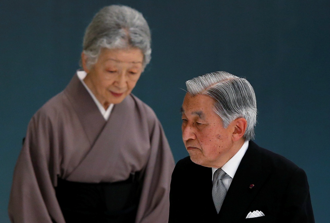 La Cámara Baja aprobó una propuesta donde se le permitiría a Akihito, de 83 años, abandonar el trono