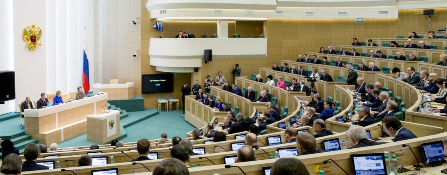 La Camara Alta del Parlamento dio pie a la polemica ley que afectará directamente a 1.6 millones de ciudadanos en Moscu