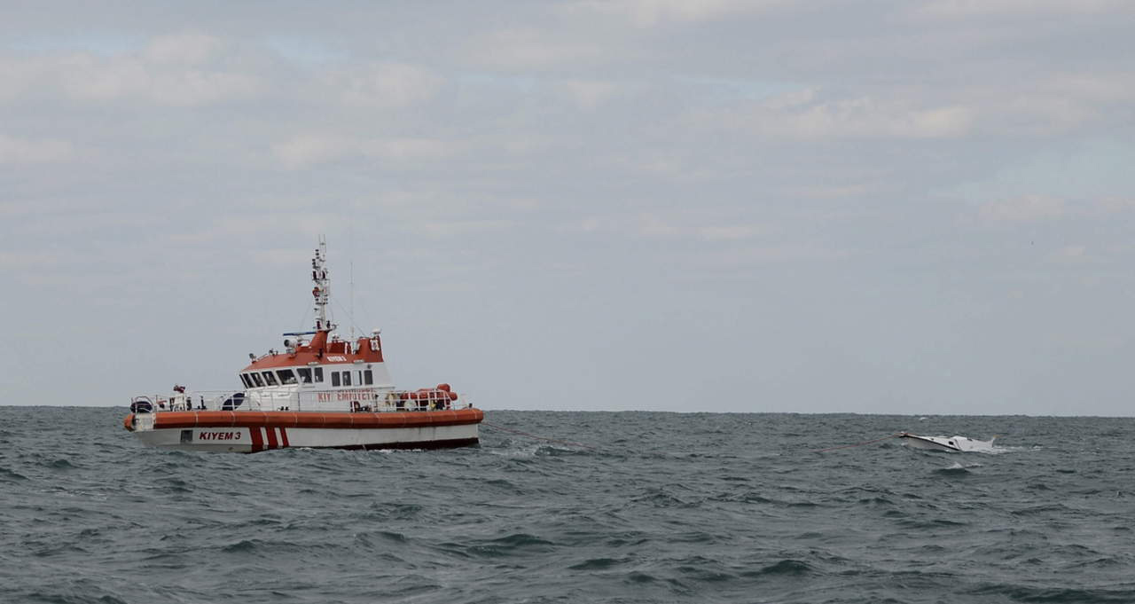 De acuerdo con las autoridades locales el incidente fue causado por la sobrecarga del barco y el estado de ebriedad de los tripulantes