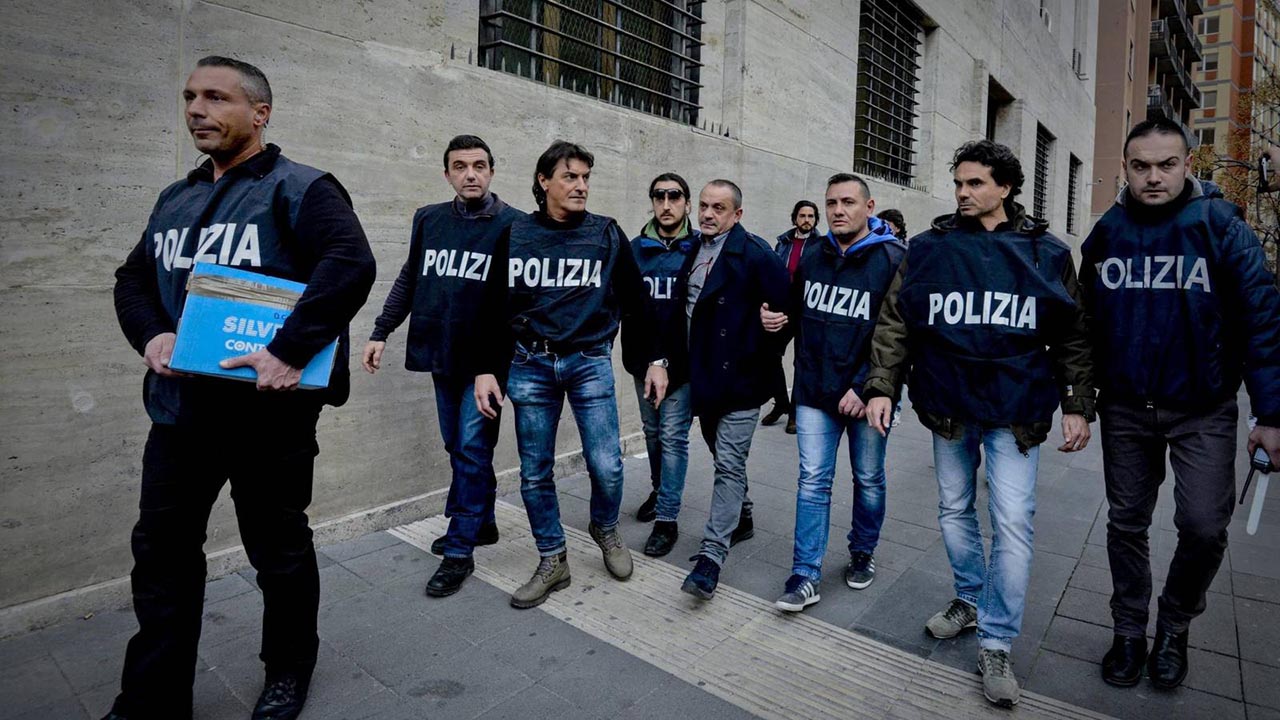 El cuerpo de seguridad detuvo a 34 presuntos miembros del clan Brancaccio y decomiso 60 millones de euros en activos