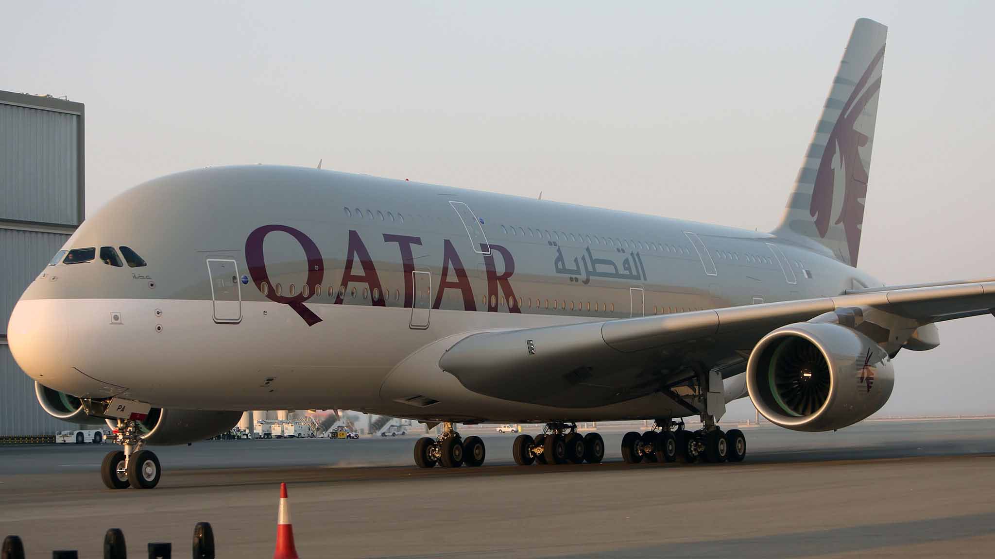 La medida se aplicará a todos los vuelos de la aerolínea que partan desde el aeropuerto internacional Hamad con destino a EEUU
